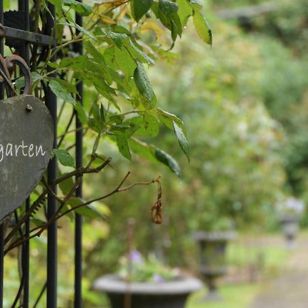 B&B Dressings Traumgarten Kaiserslautern Ngoại thất bức ảnh